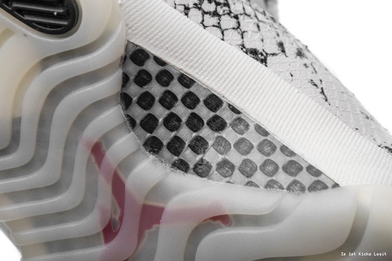 Jordan Snake Low Light 11  Retro Bone CD6846-002 1218